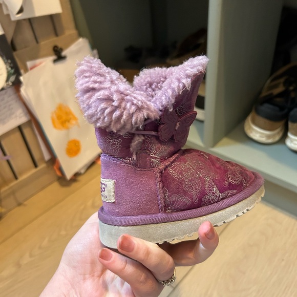 Toddler Uggs - Picture 2 of 6